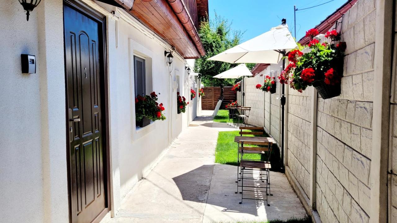 Apartamento Rose Garden House Bucarest Exterior foto